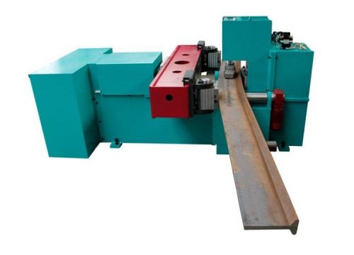 Bending machine for the ship building industry